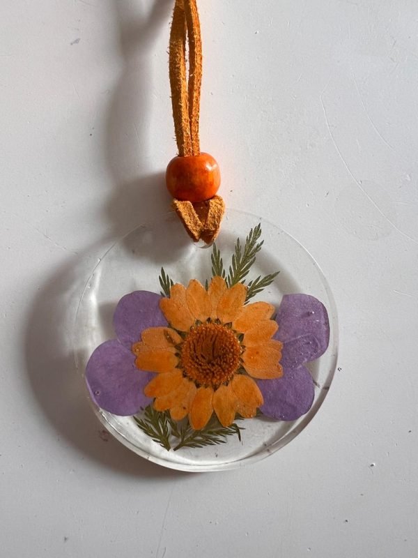Collares de Resina con Flores