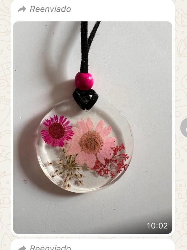Collares de Resina con Flores - Imagen 9
