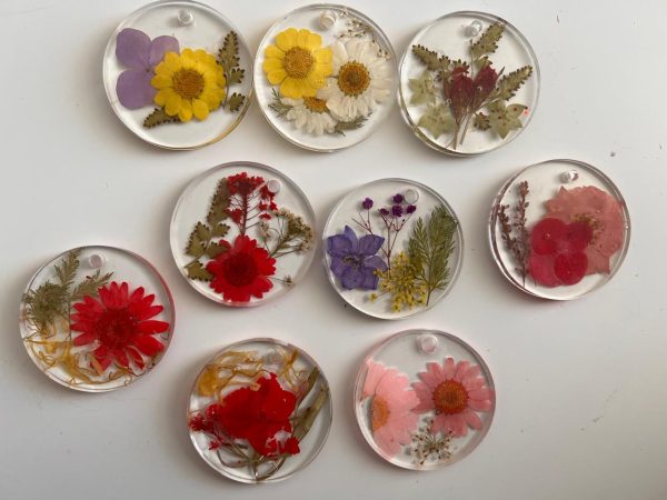 Collares de Resina con Flores - Imagen 17
